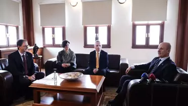 YÖK Başkanı Özvar, Mimar Sinan Güzel Sanatlar Üniversitesi'ni Ziyaret Etti