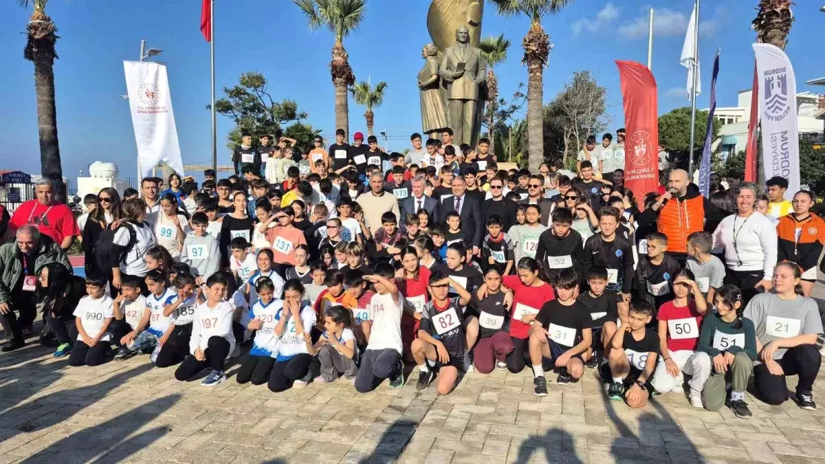 Bodrum’da Atatürk’ü Anma Coşkusu: 250 Öğrenci Büyük Koşuya Katıldı