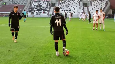 Maç sırasında Elazığspor U16 ve Beşiktaş U16 oyuncuları