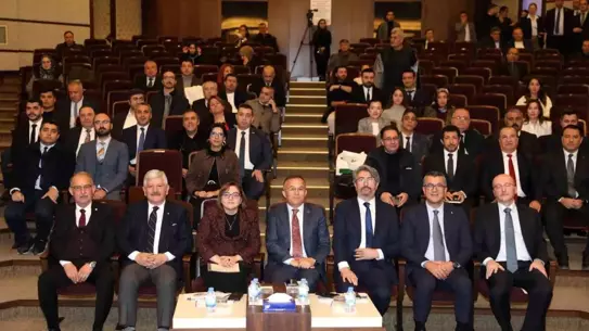 Etkinlikte sunum yapan konuşmacılar