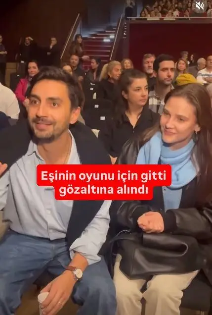 Sahne arkasında çekilen fotoğraf