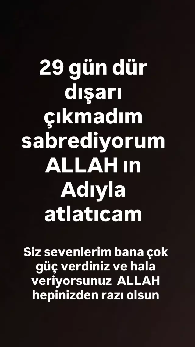 Cansever’in hayranlarıyla bir arada olduğu an