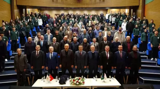 Şenol Güneş söyleşi sırasında