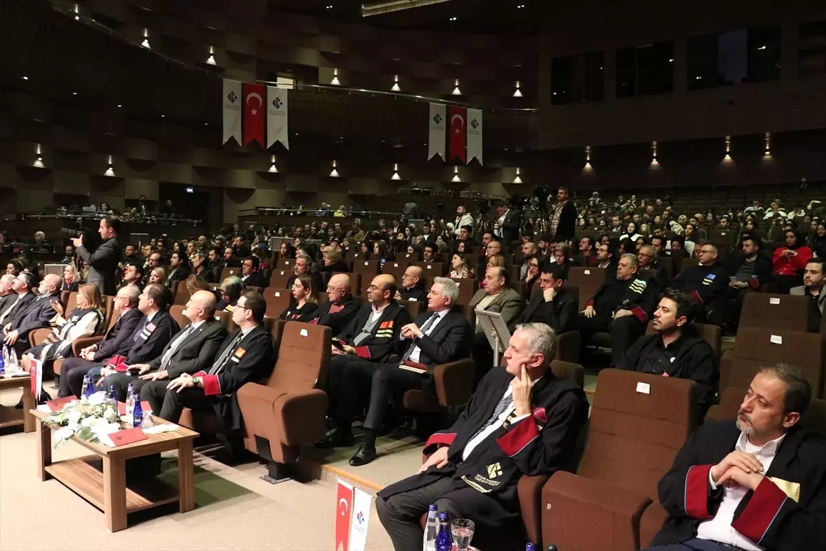 HKÜ'de Akademik Başarılar Göklerde: Ödül Töreni ve Gelecek Vizyonu