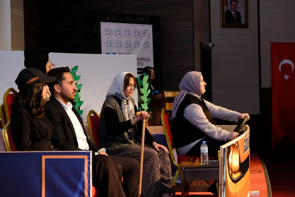 TOGU'da Sahneye Yansıtılan 'Evden İşe Gidene Kadar' Tiyatro Şöleni