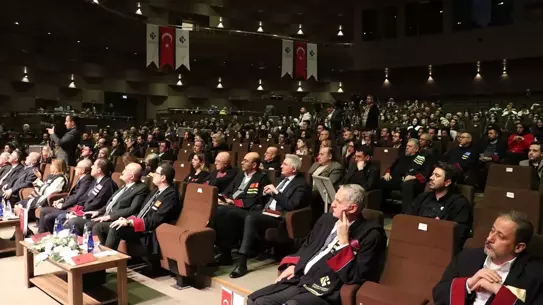 Ödül töreninde konuşma yapan Haluk Kalyoncu