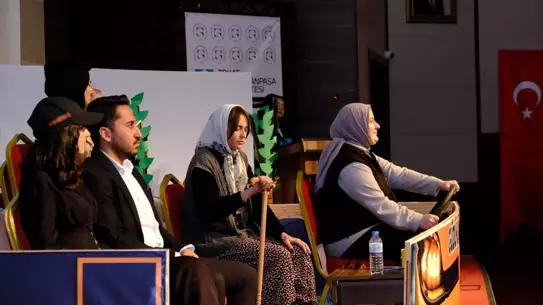 Oyunun sahne performansı