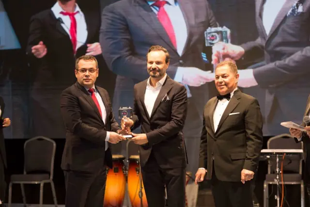 Savcı’nın imzalı dizi seti