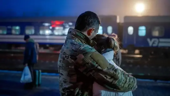 Ukrayna’da Aşk Treni: Savaşın Karanlığında Umut ve Birliktelik
