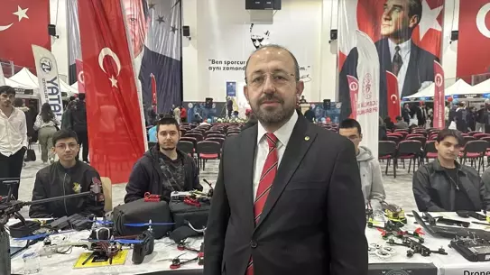 İSTE'de Gençlerin Teknoloji ve İnovasyon Rüzgarı: Bilim Festivali Coşkusu