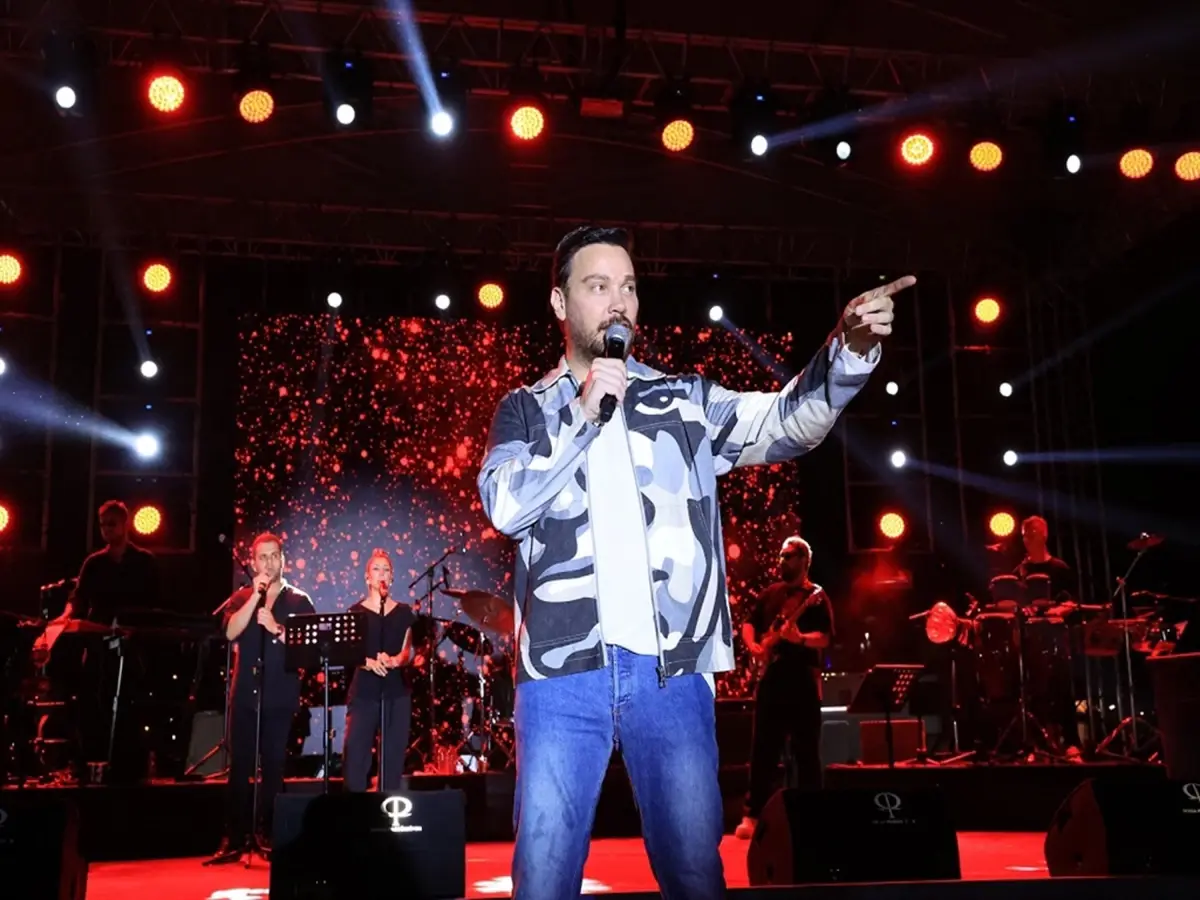 Sinan Akçıl'ın Minibüsü 10 Yıllık Otopark Borcundan İcra Takibiyle Karşı Karşıya