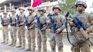 Jandarma komandoları atış sahasında