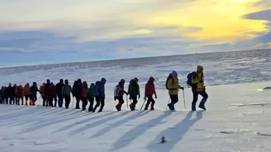 Dağcılar, Sarıkamış Şehitlerini 3.180 Metrede Soğuğa Karşı Anımsadı