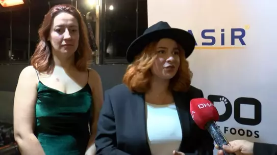 Etkinlikte toplanan bağışlar ve mutlu hayvanseverler