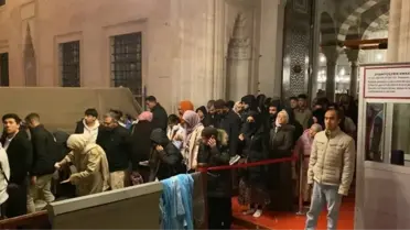 Sultanahmet Camii'nde Regaip Kandili Coşkusu: Boza ve Dualarla Kutlama