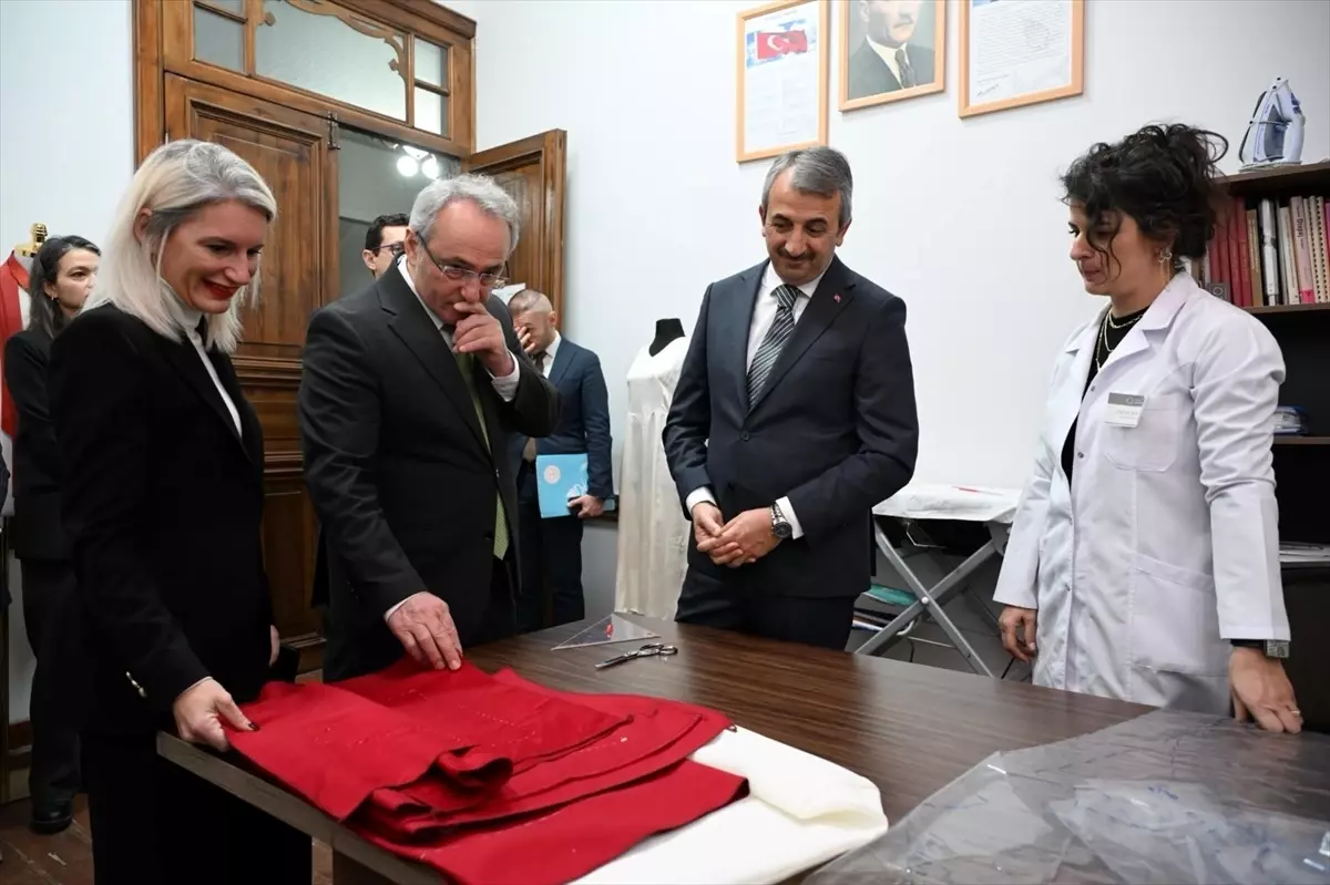 Edirne Valisi Yunus Sezer, Olgunlaşma Enstitüsü'nde El Sanatları Atölyelerini İnceledi