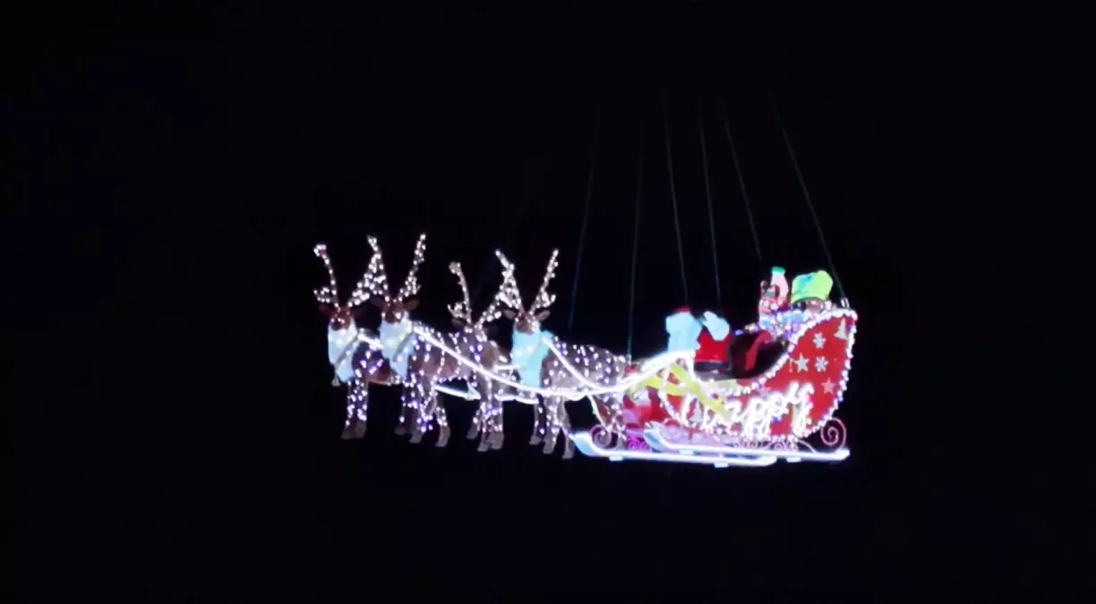 Antalya’da Noel Baba Rüzgarı: Turist Akını ve Dijital Kutlamalar