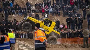 Erbil'in Çamurlu Parkurunda Off‑Road Şöleni: Sürücüler Adrenalin Dolu Yarışta Rekor Kırdı