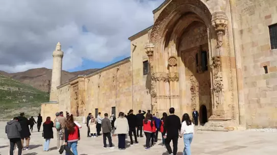 Kültür Bakanı Ersoy'dan 377 Vakıf Eserine Büyük Restorasyon Hamlesi