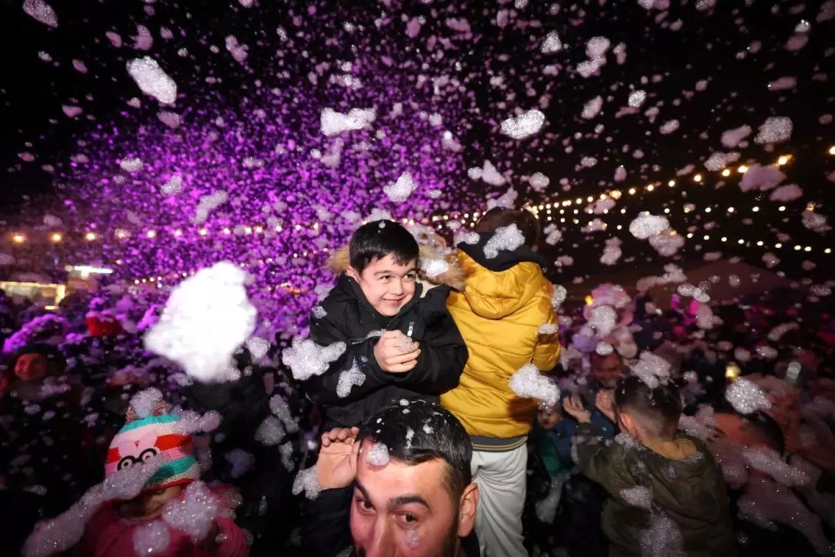 Denizli'de Buz ve Ritmin Buluştuğu Kış Festivali Coşkusu