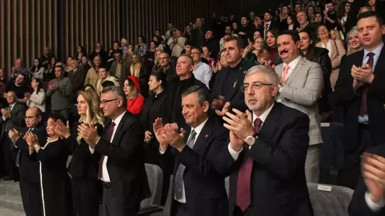 Özgür Özel, Lefkoşa’da KKTC Cumhurbaşkanlığı Senfoni Orkestrası’nın Yeni Yıl Konserine Katıldı