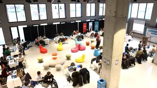 Nilüfer'de Genç Zihinler 24 Saatte Akıllı Şehir Çözümleri Üretiyor