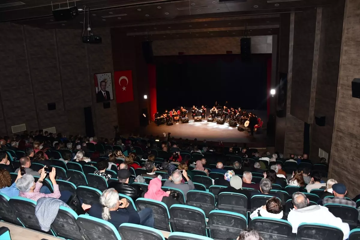Tekirdağ’da Gönülden Dile Türkülerimiz Konseri Coşkuyla Büyülüyor
