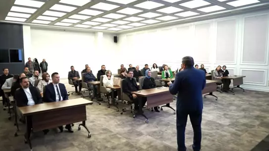 Melikgazi Belediyesi Personeline Protokol ve Görgü Eğitimi Verildi