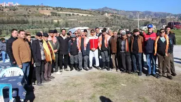 Deve güreşi sahası ve süslenmiş develer