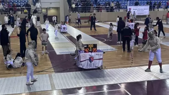 Eskişehir'de Gençler Eskrim Kılıç Türkiye Kupası Coşkusu Yaşandı