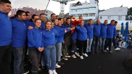 Marmaris'te Çöp Enstrümanlarıyla Renkli Bir Konser: Sıfır Atık Orkestrası Sahne Aldı