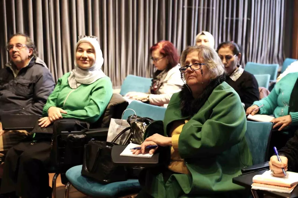 Osmangazi Belediyesi Şiir Atölyesi'nde Genç Şairler Parlıyor