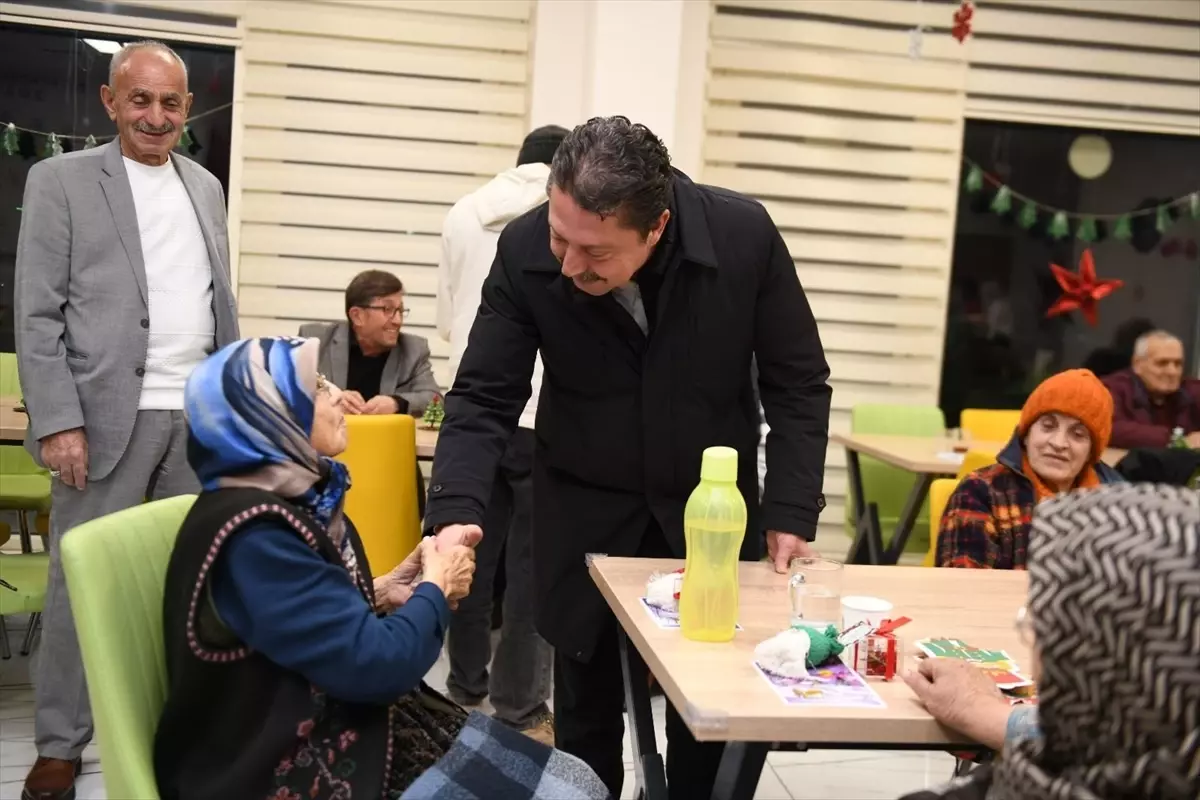 Beypazarı'nda Yeni Yıla Özel: Belediye Başkanı Özer Kasap'tan Huzurevi Ziyareti