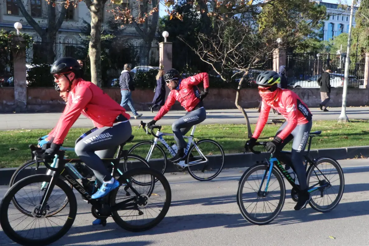 Samsun'da Onur Anıtı'nda Sarıkamış Şehitleri Anısına Bisiklet Turuna Katılanlar Karşılındı
