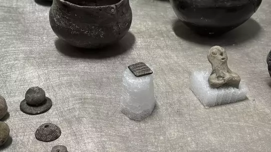 Elazığ Tadım Kalesi'nde 7.500 Yıllık Taş Mühür Gün Yüzüne Çıkarıldı