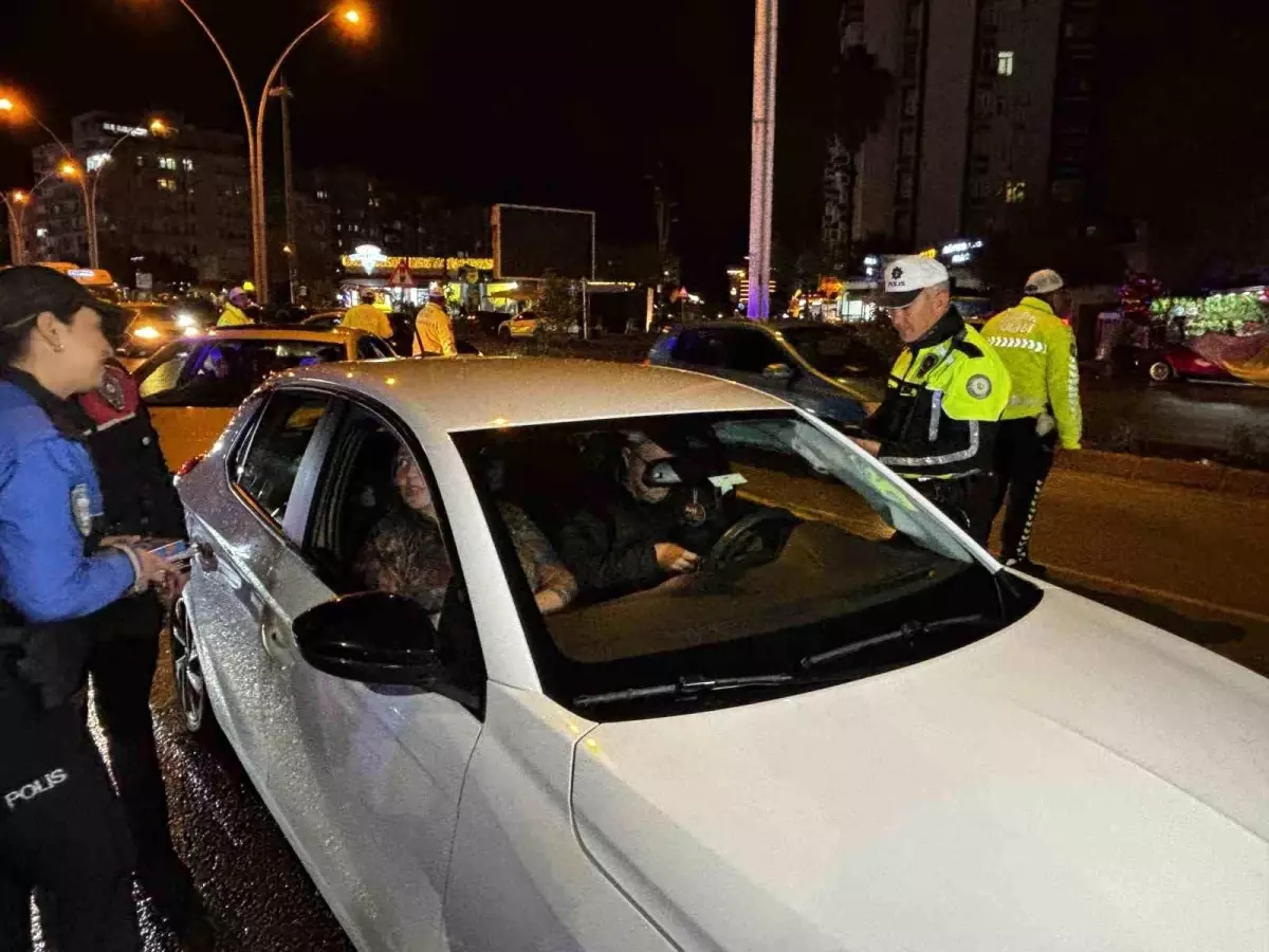 Adana’da Yılbaşı Öncesi 9 Bin Güvenlik Görevlisiyle Şehrin Sokakları Güvence Altında