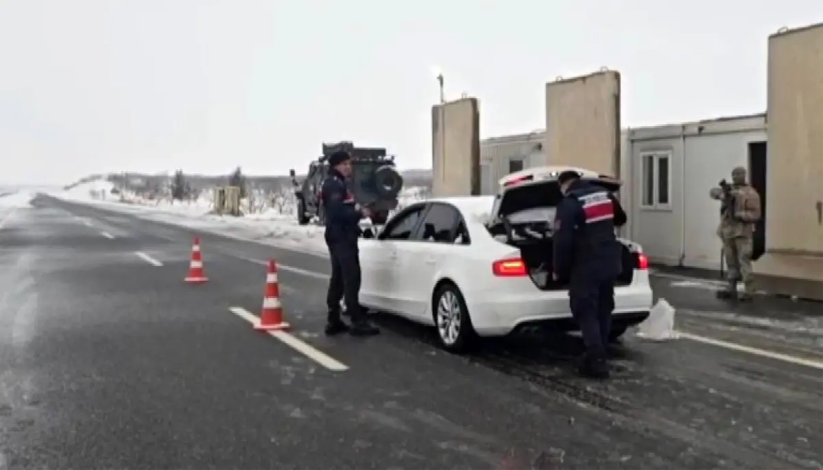 Gaziantep’te Yılbaşı Güvenliği: Jandarma 508 Araç ve 2.060 Personelle Kar Yağışına Karşı Önlemler