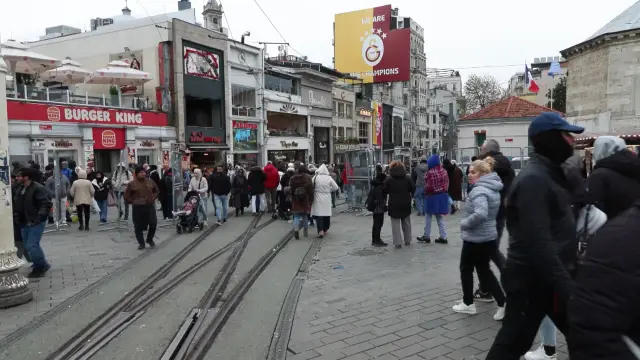 Taksim Meydanı’nda yılbaşı hazırlıkları