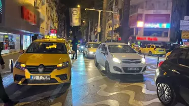 İzmirde yılbaşı kutlamalarından bir sahne