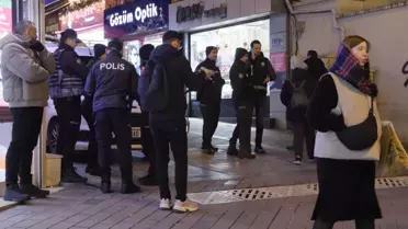 Kadıköy Meydanı'nda yılbaşı öncesi yoğunluk