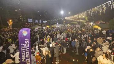 Mersin’de yeni yıl coşkusu ve havai fişek gösterisi