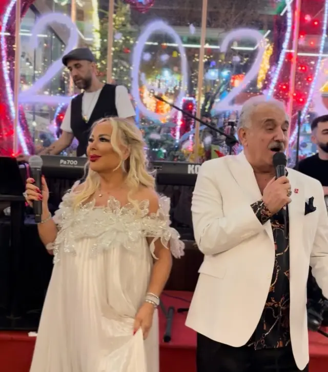 Yılbaşı gecesinde restoran içi