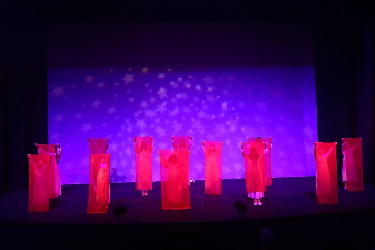 Erzurum’da ‘Harman Yeri 1915’ ile Parlayan Küçük Yıldızlar Sahne Aldı