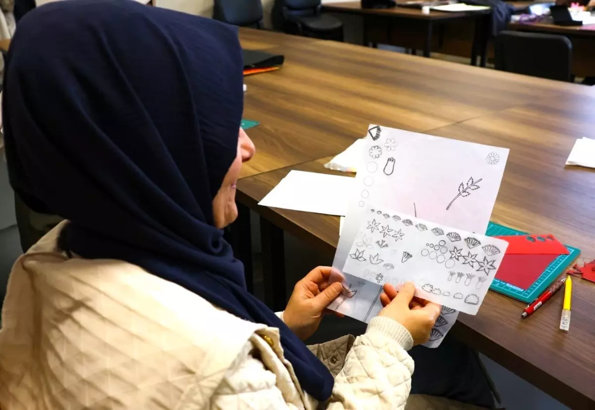 Kağıttan Şekiller: Ümraniye’de Katı Sanatı Atölyeleri Geri Dönüyor