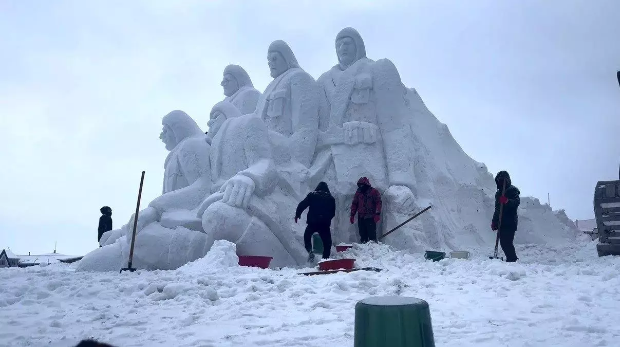 Sarıkamış'ta Donmuş Kahramanlık: Kardan Heykeller Açılışını Gerçekleştiriyor