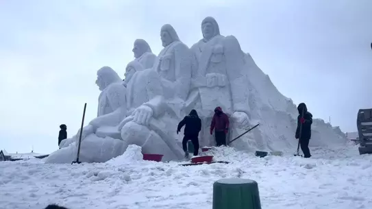 Kardan heykellerin detaylı görünümü