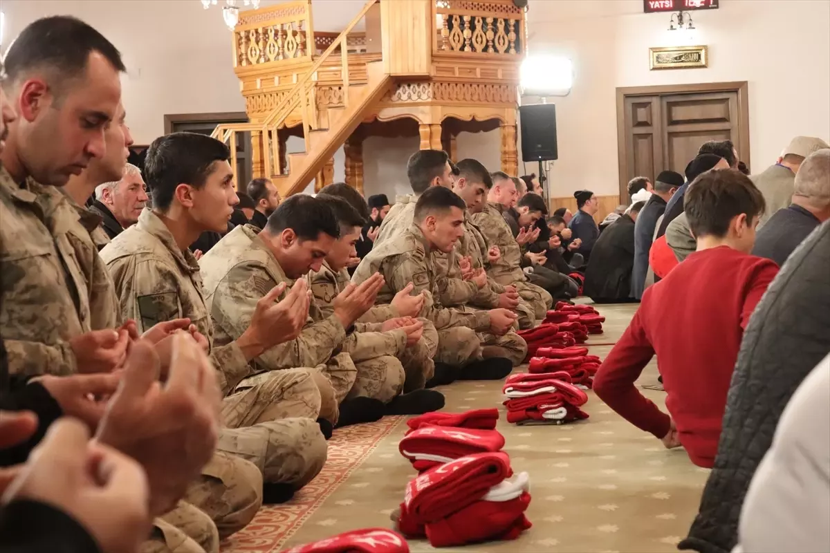 Kars’ta 111. Yıl Şehit Anısına Meşaleli Yürüyüş Coşkusu