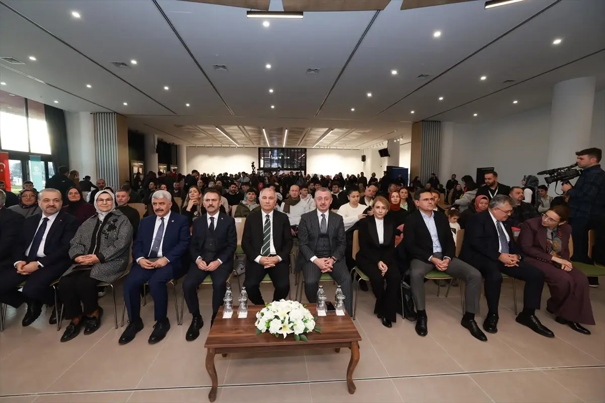 İzmit’te Alev Alatlı’nın Adını Taşıyan Kütüphane ve Galeri Kapılarını Açtı