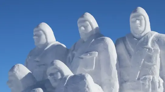 Kardan heykelin detaylı görüntüsü