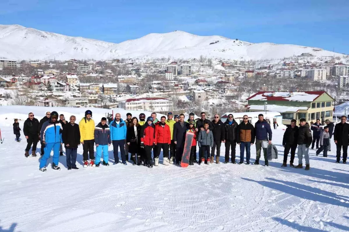 Vali Ahmet Karakaya, Bitlis Kayak İl Birinciliği'nde Genç Sporculara Moral Verdi